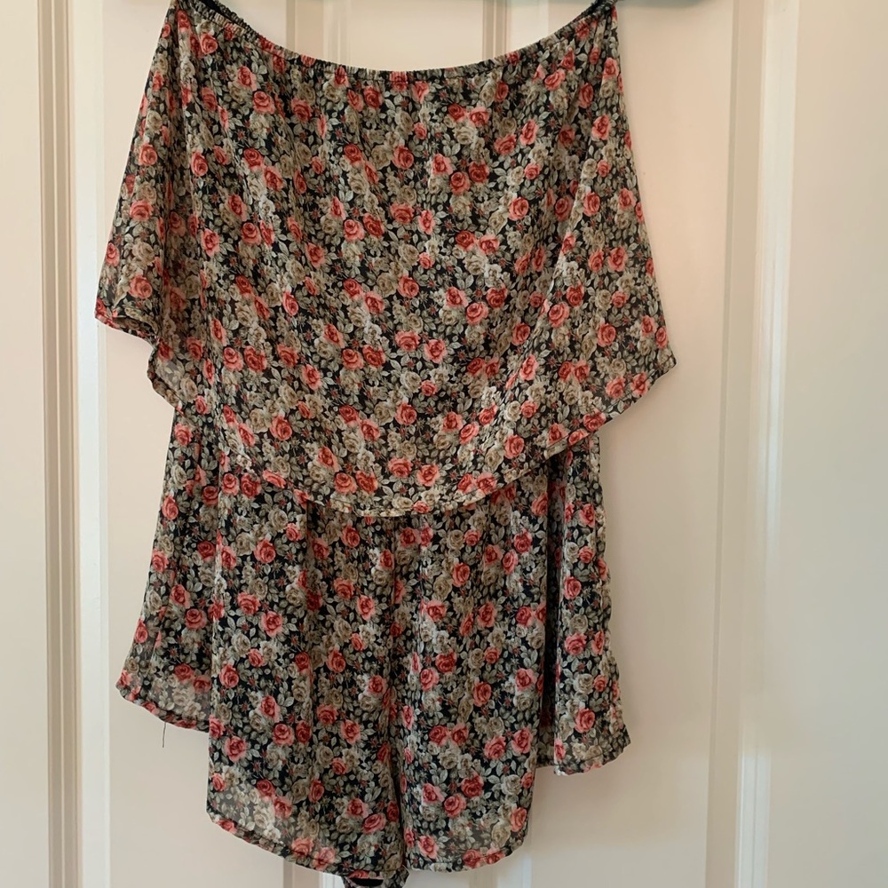 Floral strapless romper